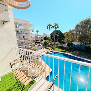 Cozy & Sunny Carihuela Park Apartment Torremolinos